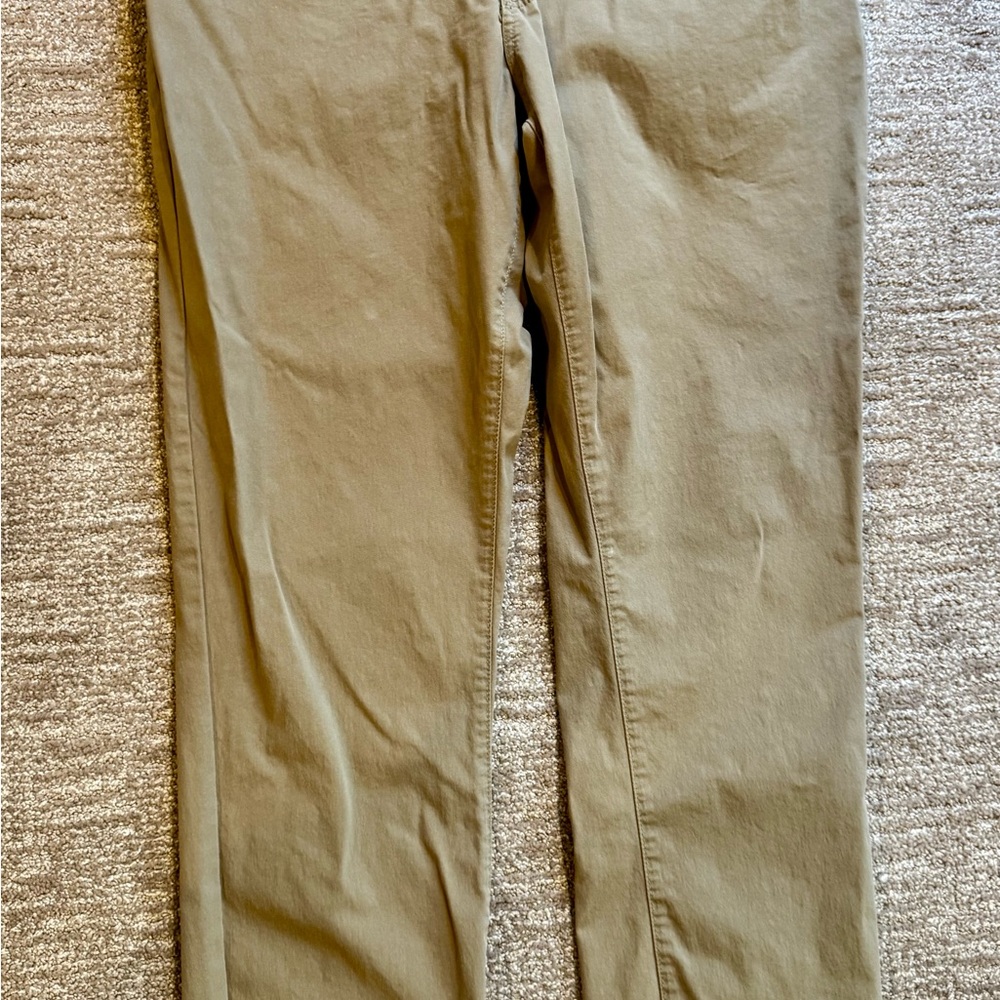 Classic Men's Khaki Chinos